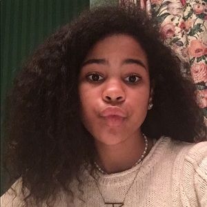 Meet your Posher, Ava